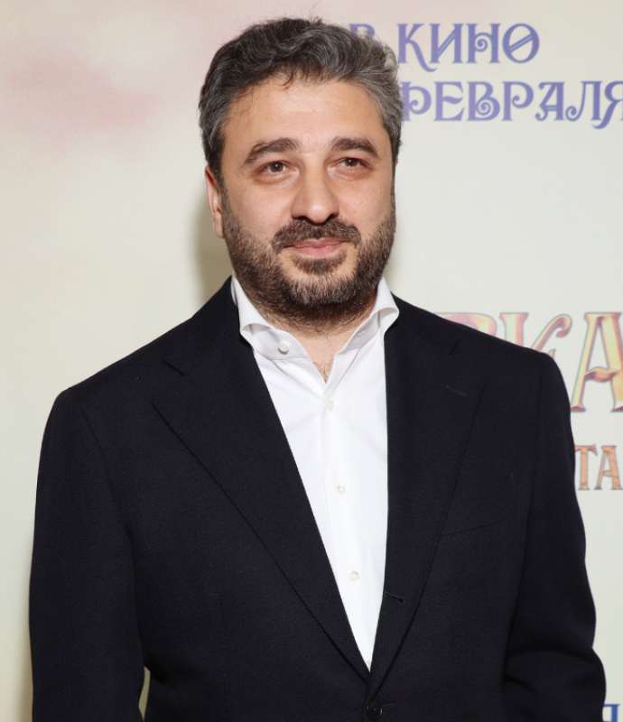 Классика на новый лад: Андреасян анонсировал экранизацию «12 стульев»